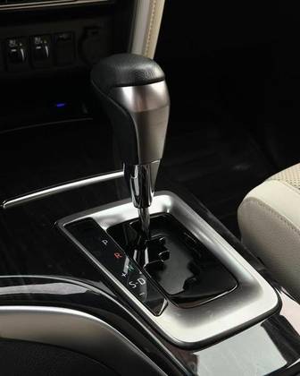 TOYOTA HILUX SW4 2.8 D-4D TURBO DIESEL DIAMOND 7L 4X4 AUTOMÁTICO TOYOTA HILUX SW4 2.8 D-4D TURBO DIESEL DIAMOND 7L 4X4 AUTOMÁTICO